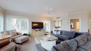 TV - 4 Bedroom Oceanfront Villa in Windsor Place! (Hilton Head)