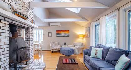 Cape Cod Retreat. Near Beaches and Amazing Pond