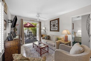 Living area - ABOUT TIME at The Truman Annex in Key West (Key West)
