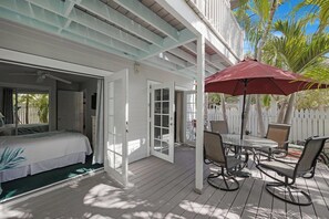 Outdoor dining - ABOUT TIME at The Truman Annex in Key West (Key West)