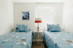 4 bedrooms, iron/ironing board, free WiFi, bed sheets