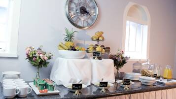 Free daily continental breakfast