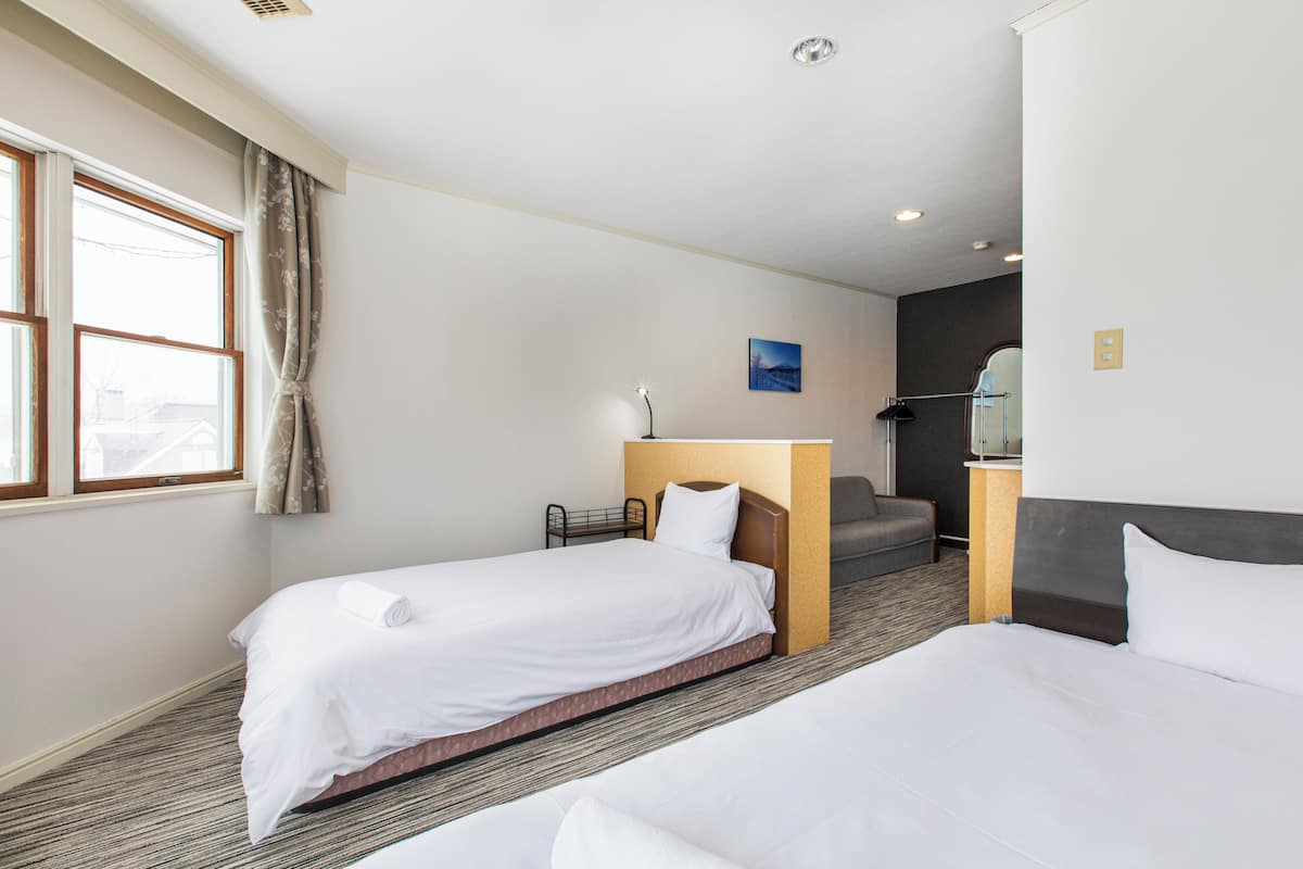 Twin or Double Room | WiFi (free), bed sheets