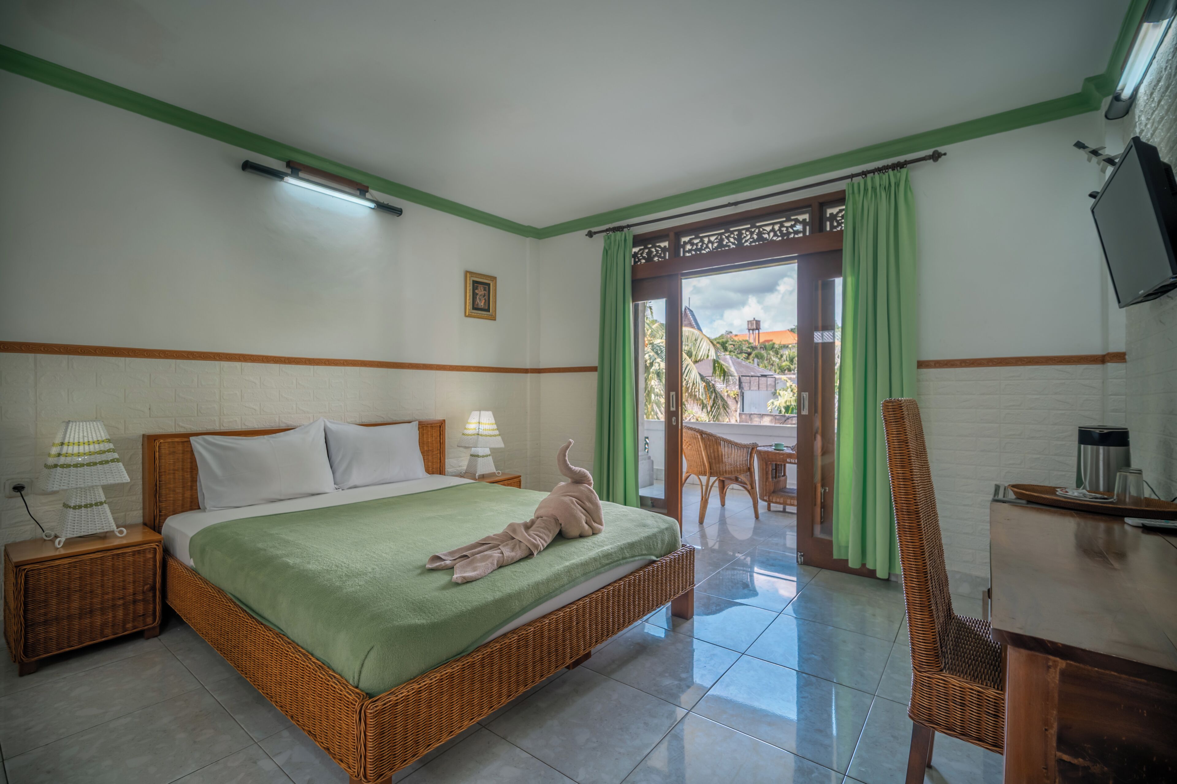 Kahden hengen deluxe-huone | Tallelokero huoneessa, työpöytä, ilmainen Wi-Fi