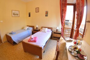 2 bedrooms, iron/ironing board, free WiFi