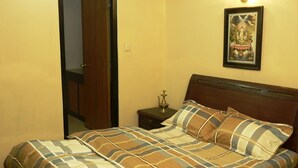 Apartment | Bathroom | Shower, free toiletries, towels - Soaltee Homestay (Kathmandu)