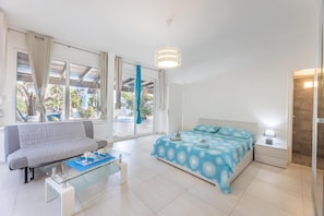 3 slaapkamers, een strijkplank/strijkijzer, gratis wifi, beddengoed