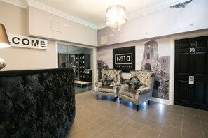 Lobby - Number 10 Abbey - Poppy line apartment (Wymondham)