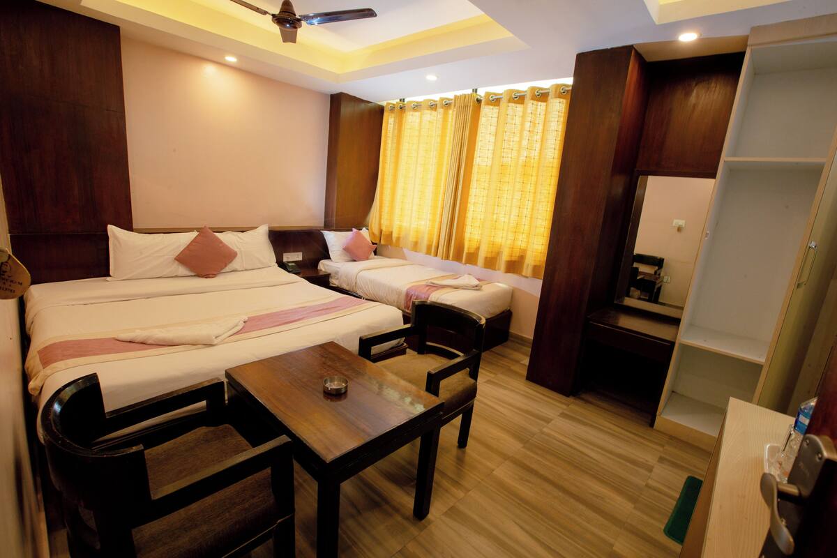 In-room safe, desk, soundproofing, WiFi (free)