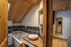 Bathtub, hair dryer