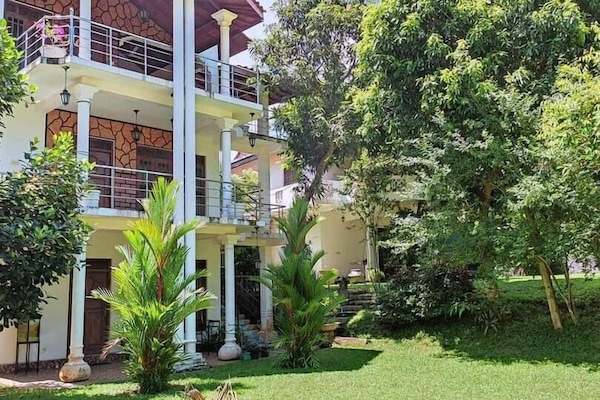 Fachada de la propiedad