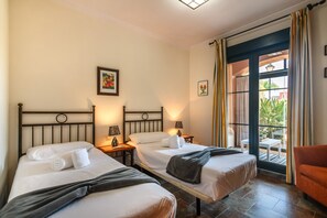 2 slaapkamers, een strijkplank/strijkijzer, gratis wifi, beddengoed