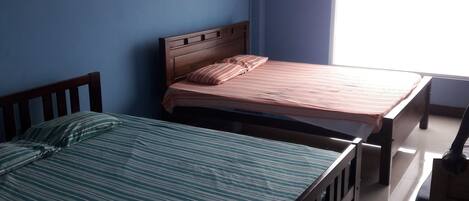 Classic Twin Room | In-room safe, desk, iron/ironing board, rollaway beds (surcharge)