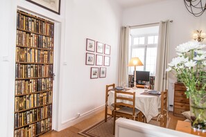 Dining - Cozy Flat in City Center (Ponta Delgada)