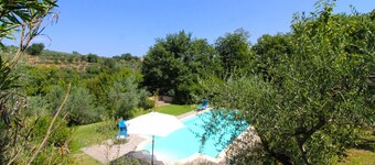 Wonderful private villa for 4 guests with A/C, private pool, WIFI, TV and parking, close to Arezzo