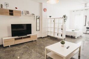 1 chambre, fer et planche à repasser, Wi-Fi gratuit, draps fournis