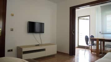 3 bedrooms, bed sheets