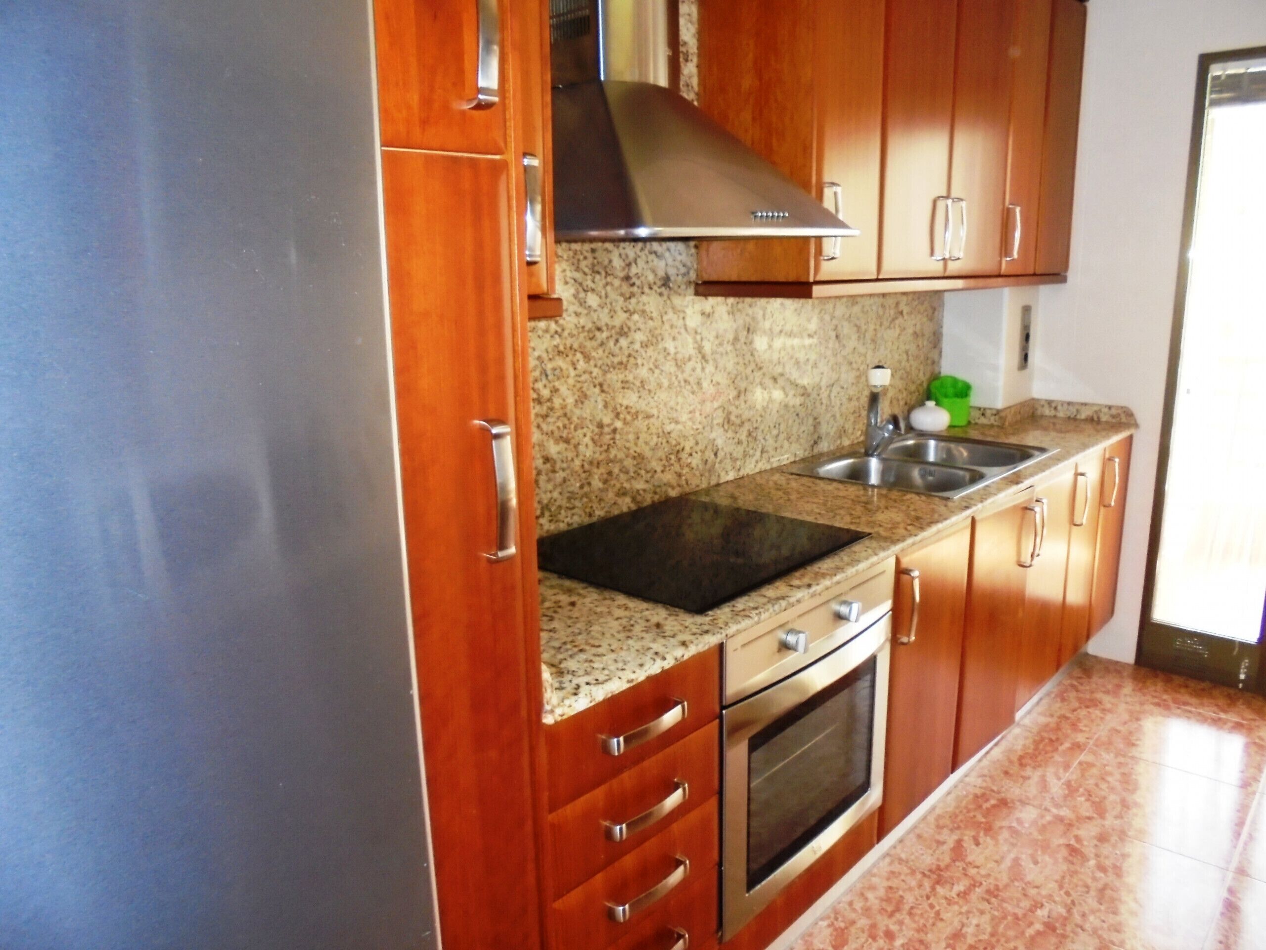 Fridge, microwave, oven, coffee/tea maker