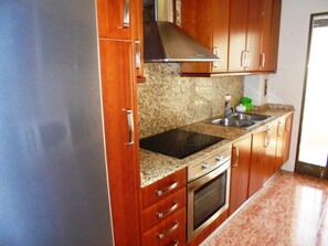 Fridge, microwave, oven, coffee/tea maker - Maestrat (Peñiscola)