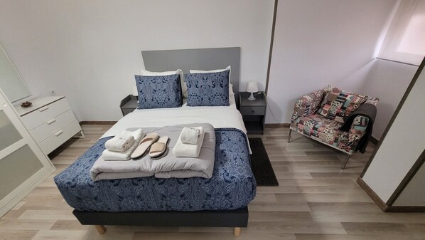 3 habitaciones, tabla de planchar con plancha y wifi gratis 