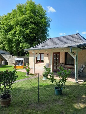 Unclassified image, 5 of 16, button