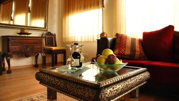 Individueel gemeubileerd, een bureau, een laptopwerkplek