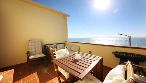 Apartment mit Dachterrasse und Griller im Zentrum Ericeira's und direkt am Meer