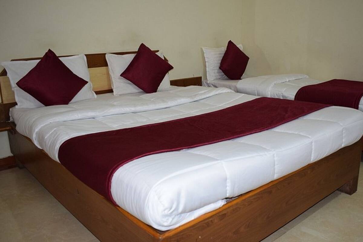 Escritorio, wifi gratis y ropa de cama 