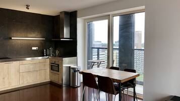 Apartemen, 2 kamar tidur (368) | Dapur pribadi | Lemari es besar, microwave, oven, dan kompor