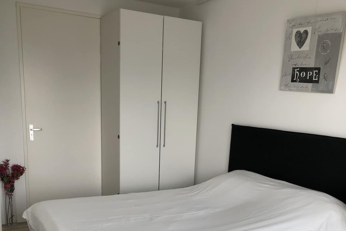 Appartamento, 1 camera da letto (754) | 1 camera, una scrivania, ferro/asse da stiro, Wi-Fi gratuito