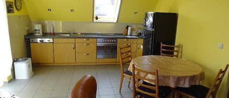 Refrigerador, horno y lavavajillas