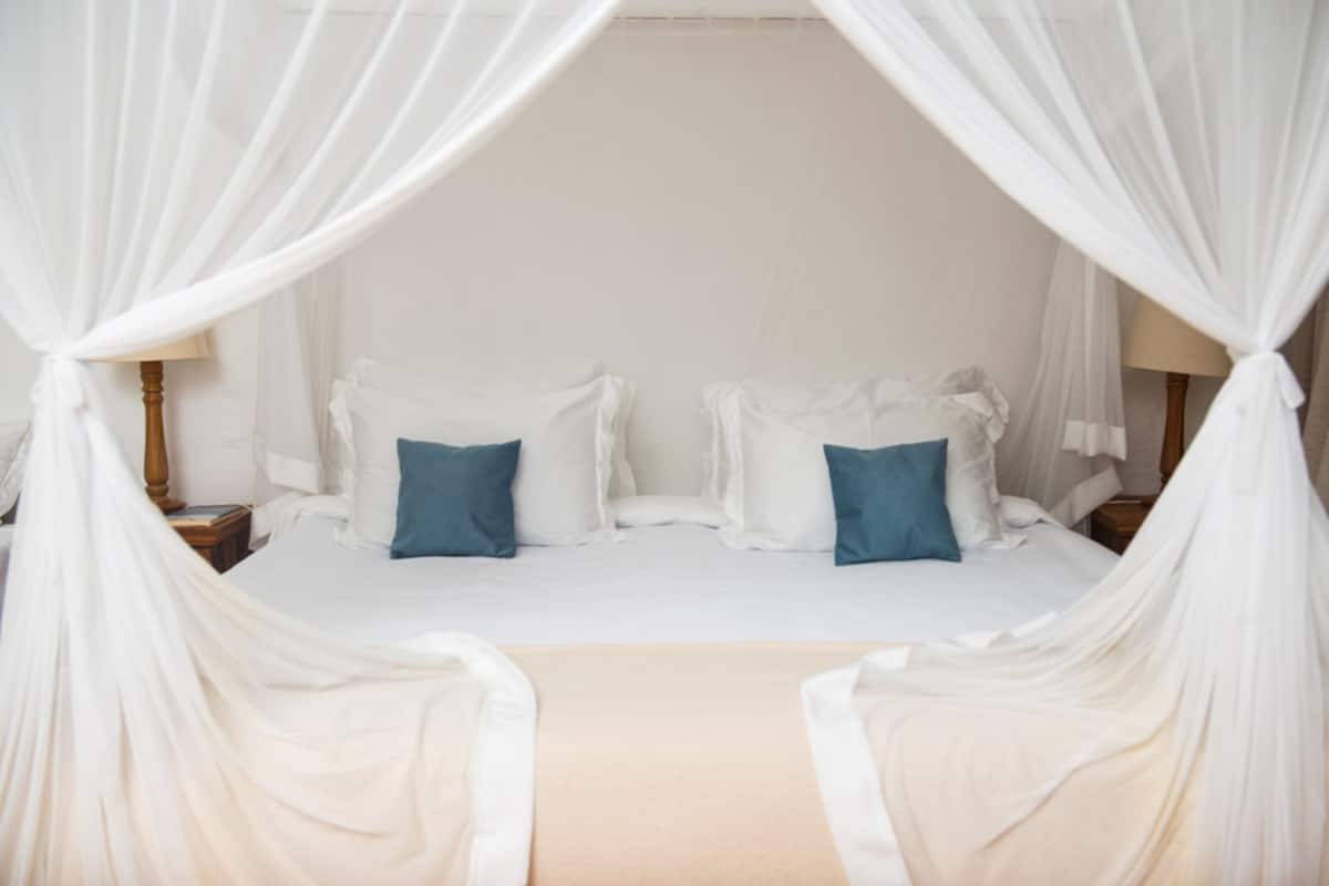 Deluxe Suite, Private Pool, Sea Facing (Master) | 3 bedrooms, premium bedding, minibar, in-room safe