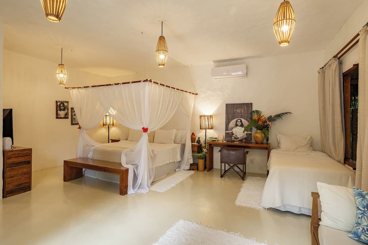 Deluxe Suite, Garden Area (Terreo) | 3 bedrooms, premium bedding, minibar, in-room safe