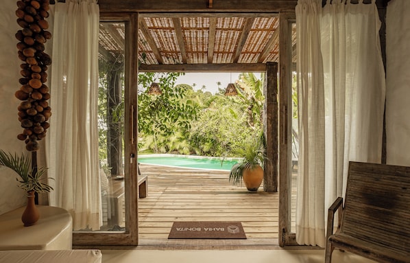 Villa de 4 Quartos com Piscina Privativa | Living area | 32-inch flat-screen TV with cable channels, pay films