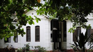 Exterior - Strand (Unawatuna)