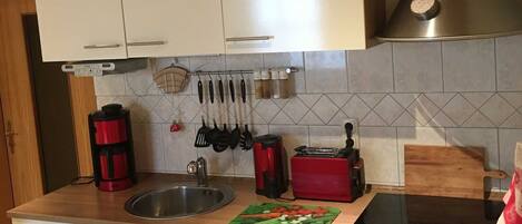 Réfrigérateur, micro-ondes, four, lave-vaisselle