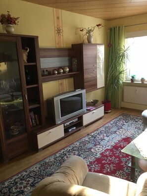 Unclassified image, 2 of 12, button