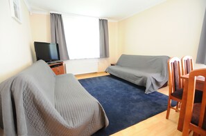 Deluxe Studio Suite, Kitchen | Hypo-allergenic bedding, iron/ironing board, free WiFi, bed sheets - Pensjonat Magnolie (Rewal)