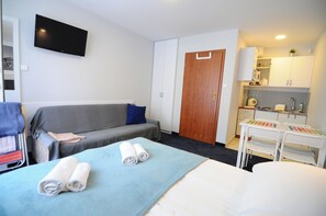 Comfort Triple Room, Non Smoking, Kitchenette