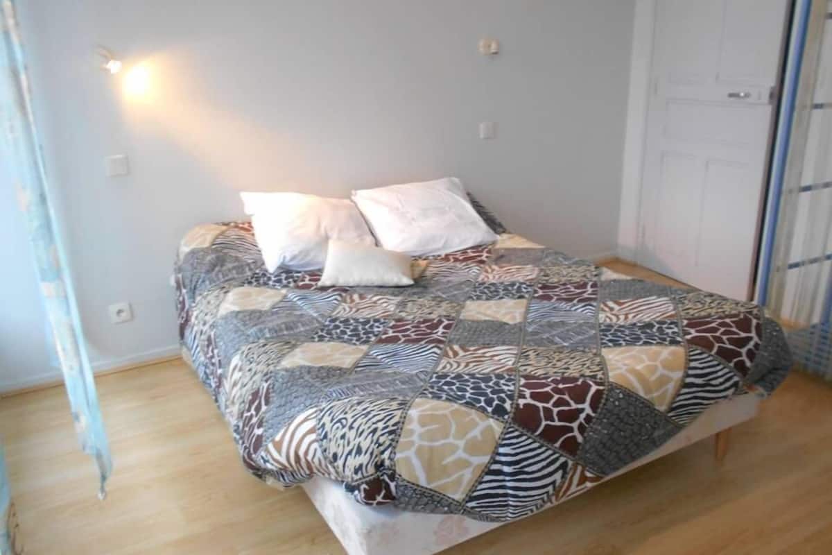 basic room | 1 bedroom, blackout curtains, free cots/infant beds, free wifi