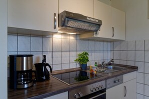 Refrigerador, horno y lavavajillas 