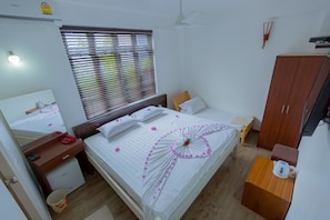 Superior Double Room, 1 Bedroom | Minibar, in-room safe, iron/ironing board, free WiFi