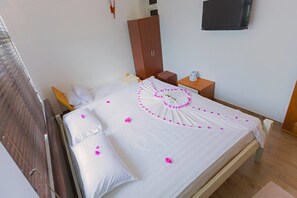 Superior Double Room, 1 Bedroom | Minibar, in-room safe, iron/ironing board, free WiFi