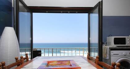 Viihtyisä huoneisto, erinomainen sijainti: Keskusta Ericeiran aivan meren rannalla