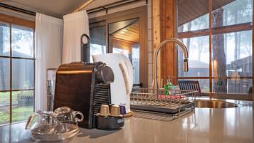 1 bedroom, minibar, desk, free WiFi