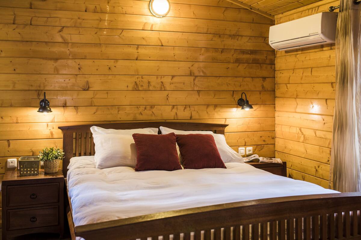Chalet | Een minibar, een bureau, gratis wifi, beddengoed