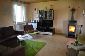 Unclassified image, 2 of 6, button