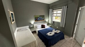 Minibar, free WiFi, bed sheets - Pousada Belmare (Rio das Ostras)