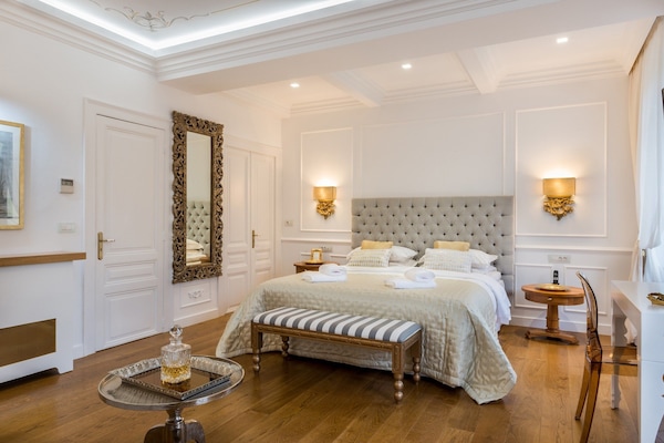 Superior Suite | Minibar, in-room safe, individually decorated, individually furnished