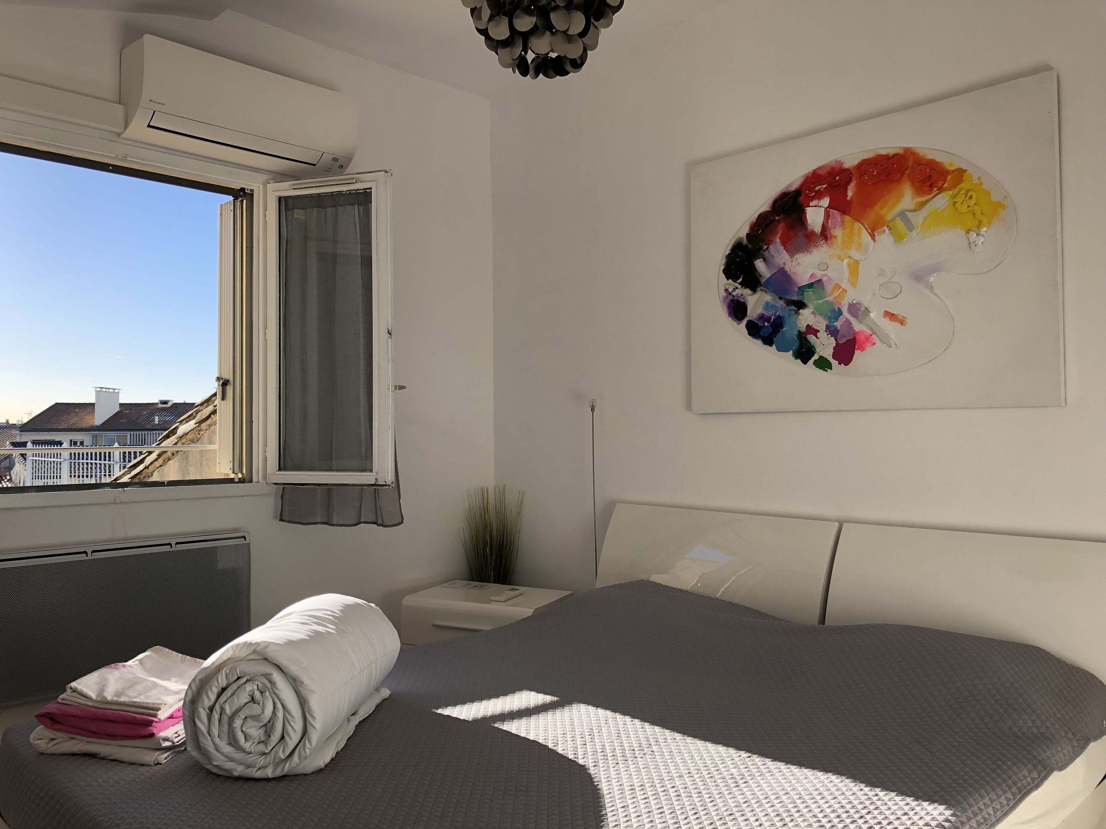 2 bedrooms, iron/ironing board, travel cot, free WiFi